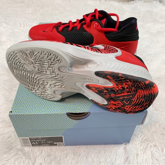 Nike Kids' Grade School Freak 4 Basketball Shoes University Red / Bright Crimson - Picture 7 of 9